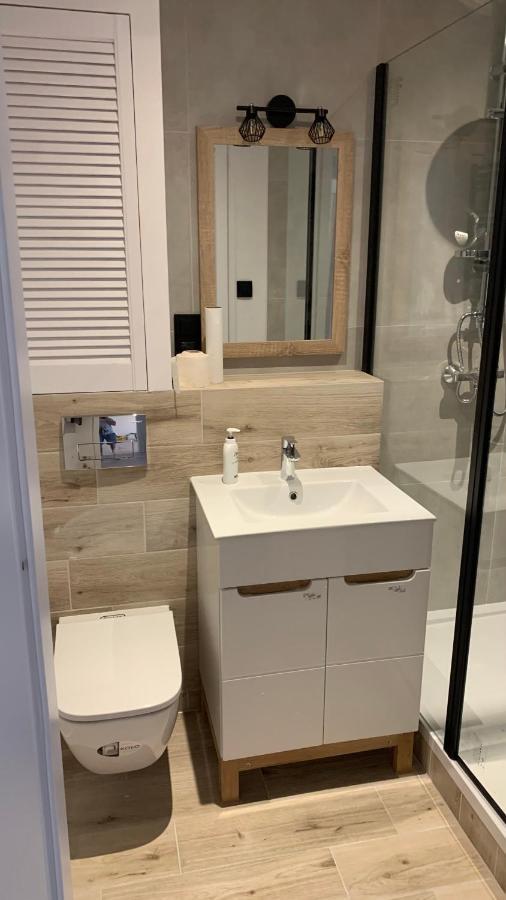 Beautiful Room - Newly Renovated, Aquapark Center Of ヴロツワフ エクステリア 写真