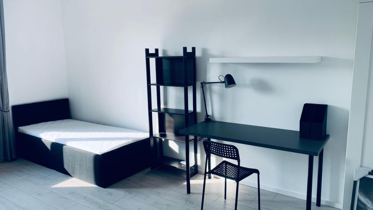 Beautiful Room - Newly Renovated, Aquapark Center Of ヴロツワフ エクステリア 写真